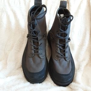 REDINGTON WATER FISHING BOOT SHOES.